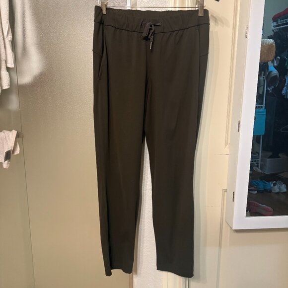 Lululemon On The Fly Pant - Size 8 - Olive - Picture 1 of 3